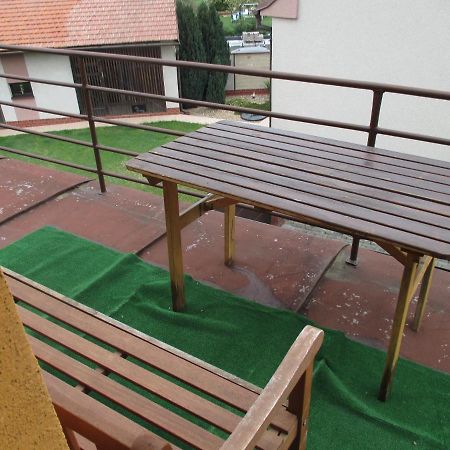 Rd Cerncin Bucovice Apartment ภายนอก รูปภาพ