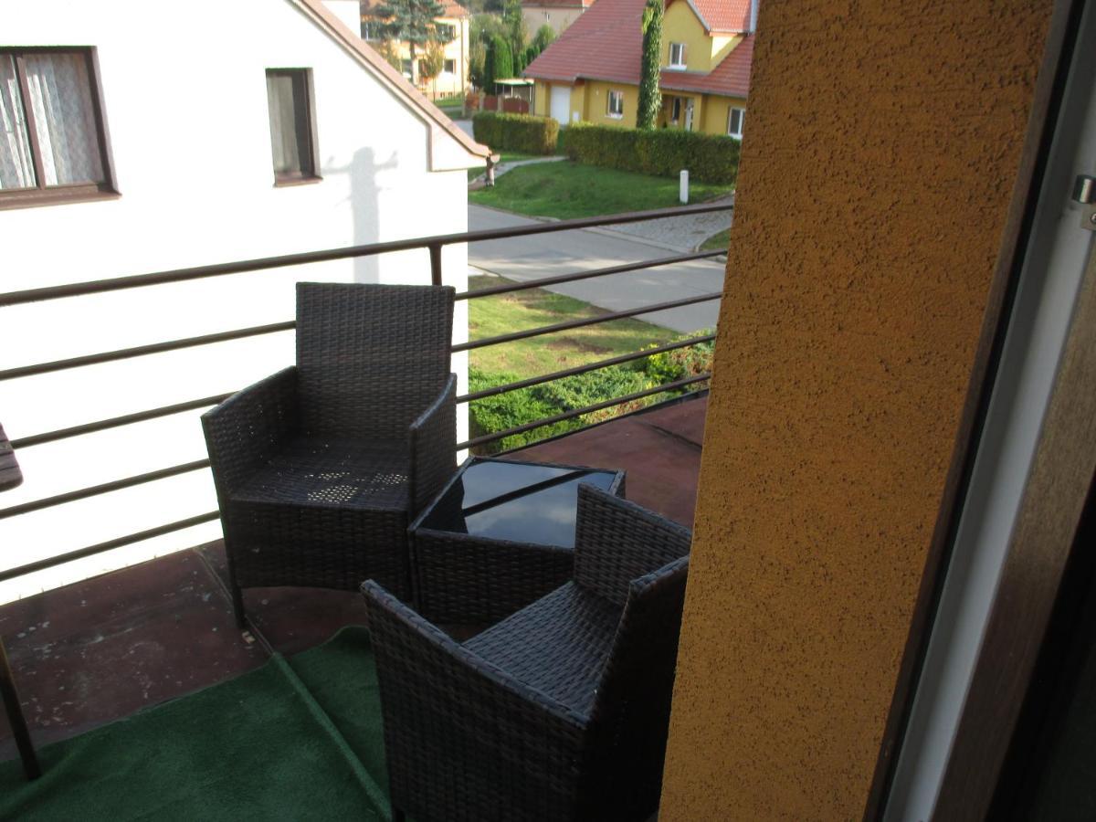 Rd Cerncin Bucovice Apartment ภายนอก รูปภาพ