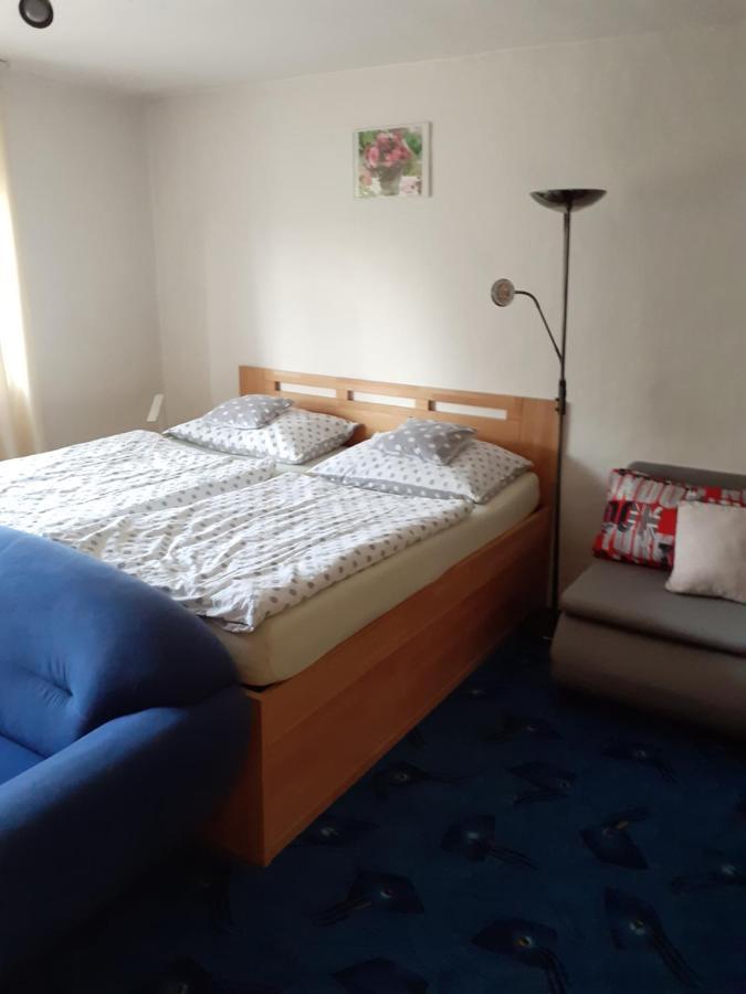 Rd Cerncin Bucovice Apartment ภายนอก รูปภาพ